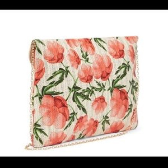 NWT! Oversized Floral Straw Clutch 🎉Best in Bags HP🎉 - Picture 2 of 5